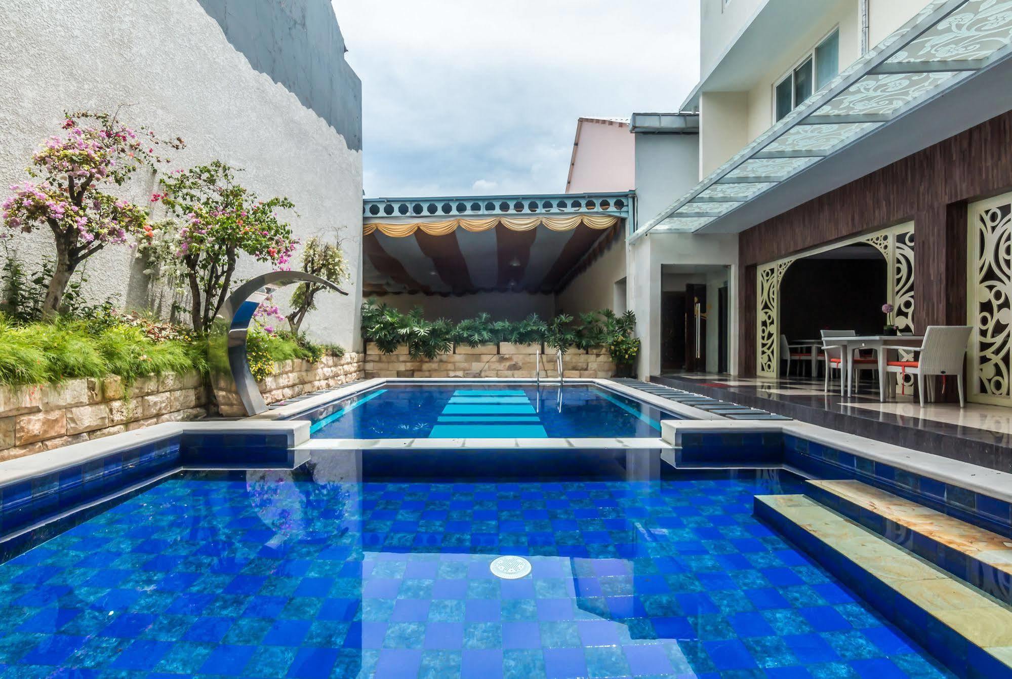 Zen Rooms Denpasar Marlboro Экстерьер фото