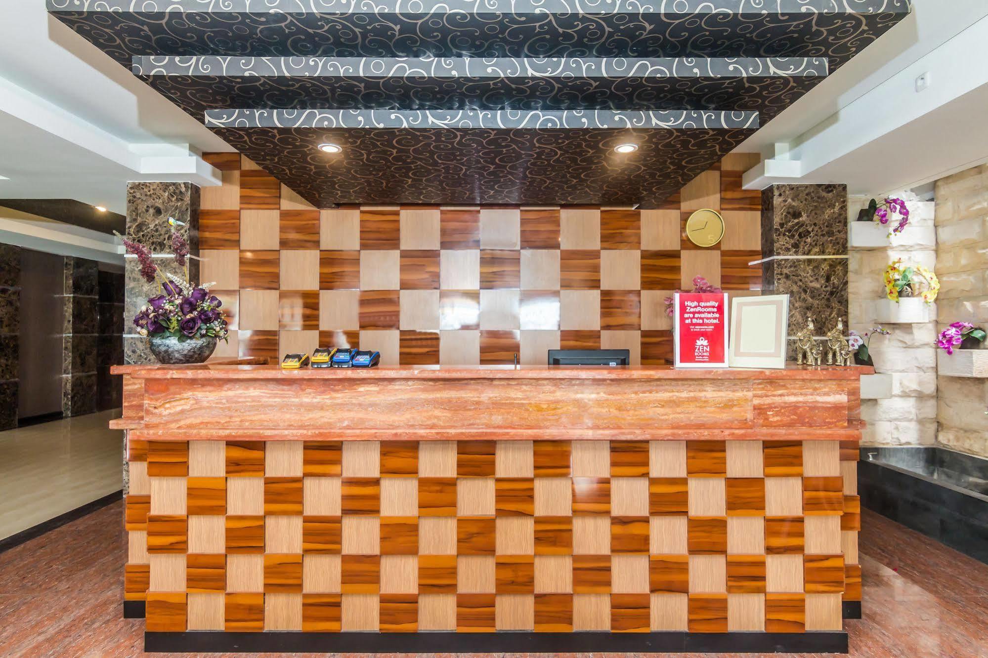 Zen Rooms Denpasar Marlboro Экстерьер фото